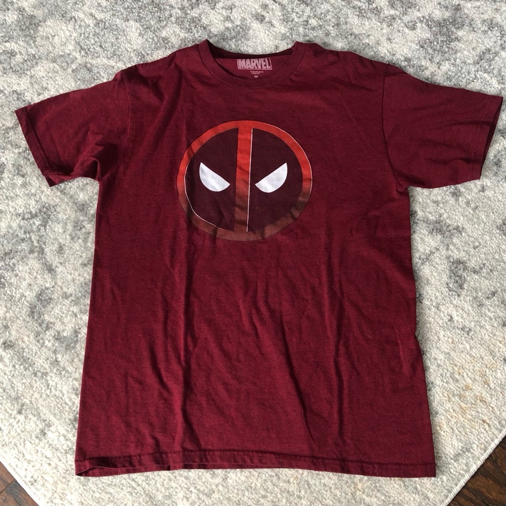 Men’s Medium Deadpool T shirt